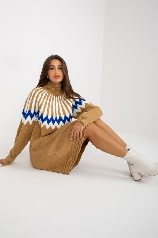 Naiste kaamel seljaga kootud kleit...