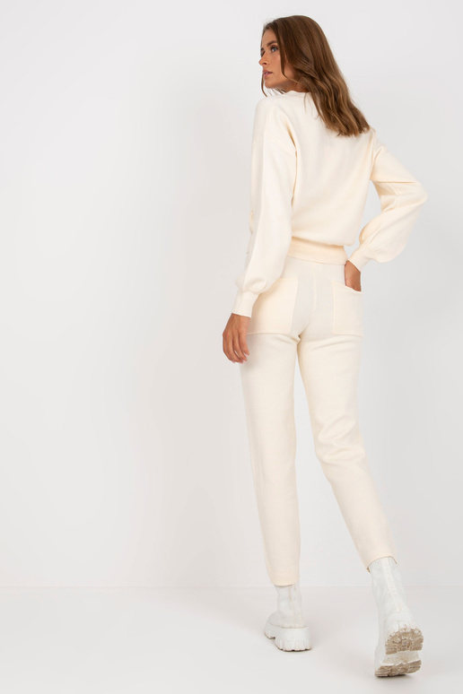 Helebeež kaheosaline vabaaja kootud... Helebeež kaheosaline vabaaja kootud...