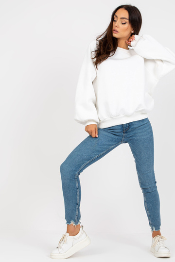 Ecru laiade varrukatega... 2