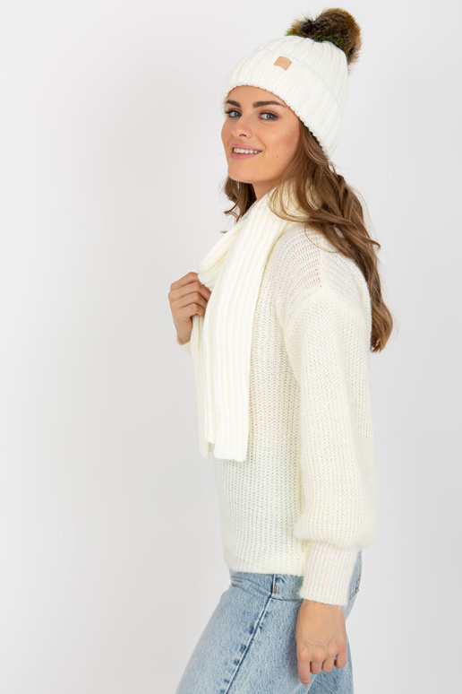 Ecru talvekomplekt mütsi ja salliga...