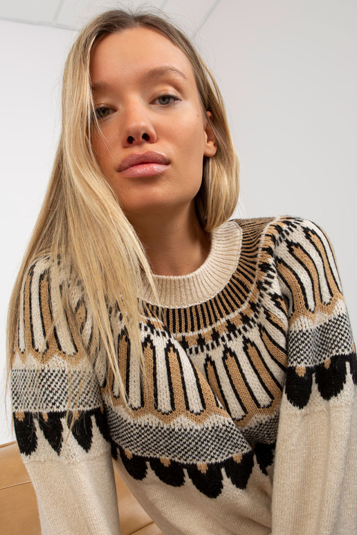 Beež klassikaline naiste kampsun...