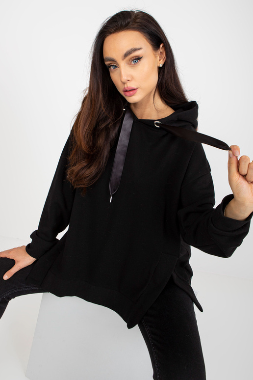 Must dressipluus kapuutsiga ja...