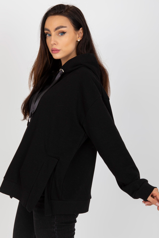 Must dressipluus kapuutsiga ja...