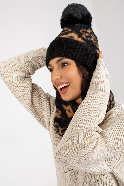 Schwarzer und Kamelfarbener...