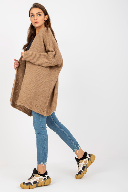 Tumebeež kootud kardigan, mille...