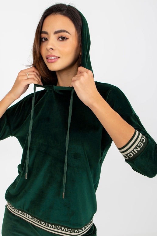 Dunkelgrünes zweiteiliges Veloursset... Dunkelgrünes zweiteiliges Veloursset...