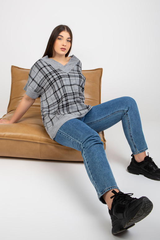 Hall kootud suures suuruses ruuduline... Hall kootud suures suuruses ruuduline...