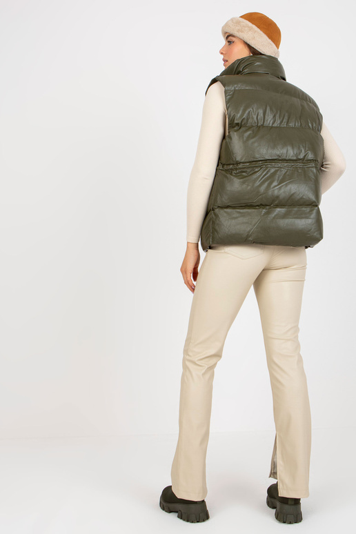 Khaki värvi sulevärvi taskutega... Khaki värvi sulevärvi taskutega...