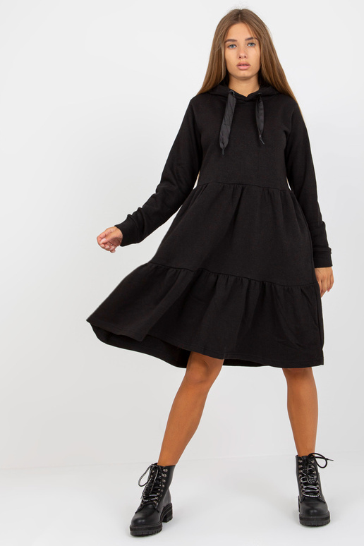 Must laienev volangidega dressipluus... Must laienev volangidega dressipluus...