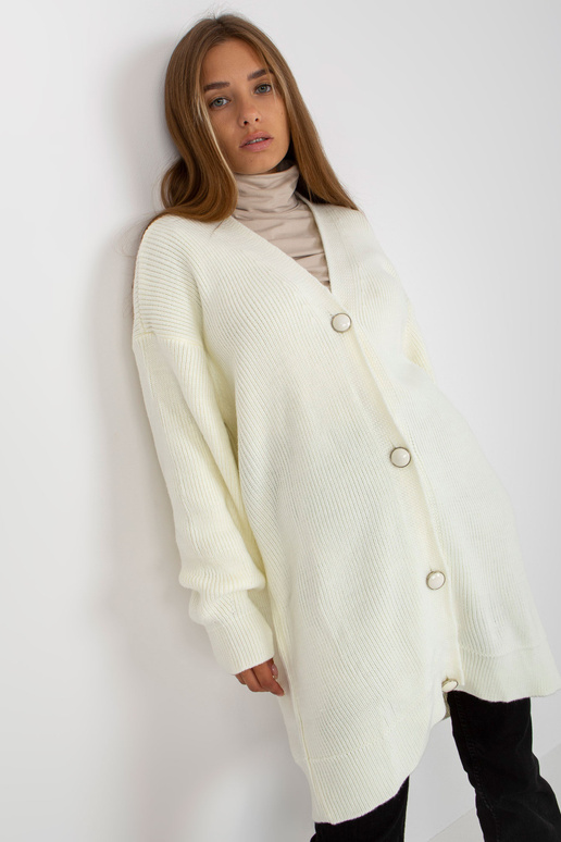 Ecru pikk dekoratiivnööpidega kampsun...