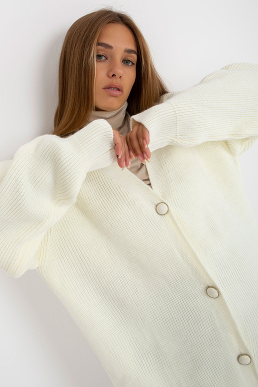 Ecru pikk dekoratiivnööpidega kampsun...