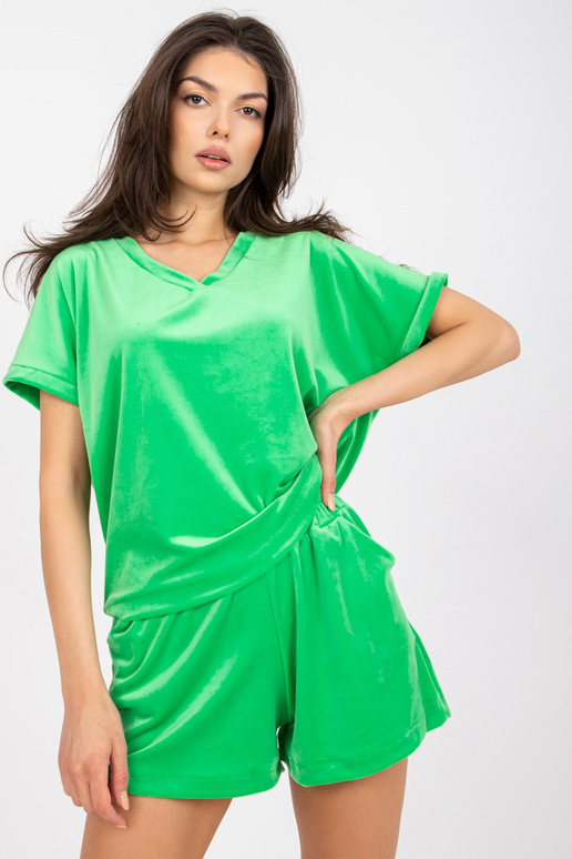 Roheline kaheosaline veluurkomplekt... Roheline kaheosaline veluurkomplekt...