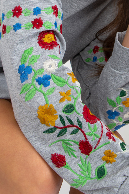 Hall melanž tikitud lilledega... Hall melanž tikitud lilledega...