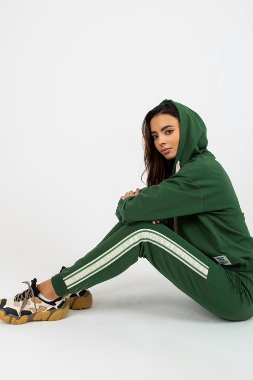 Dunkelgrünes Baumwoll-Lässiges... Dunkelgrünes Baumwoll-Lässiges...