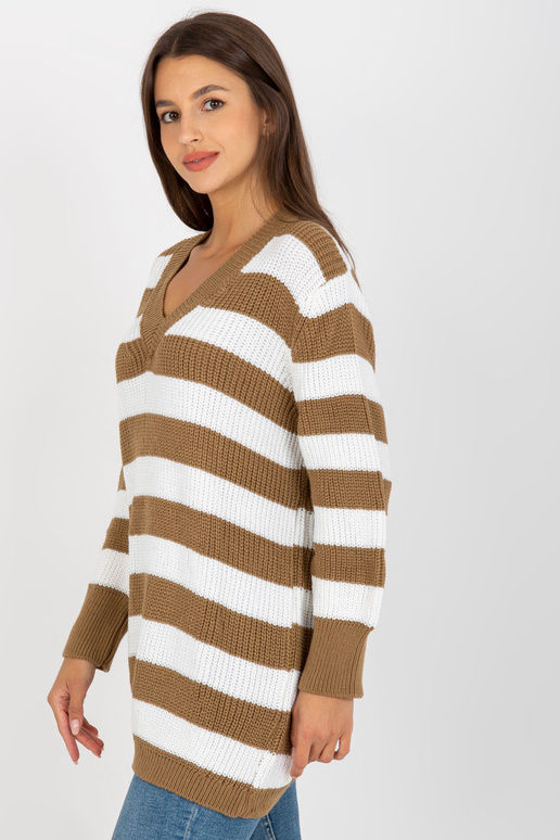 Valge ja beež ülisuur V-kaelusega...