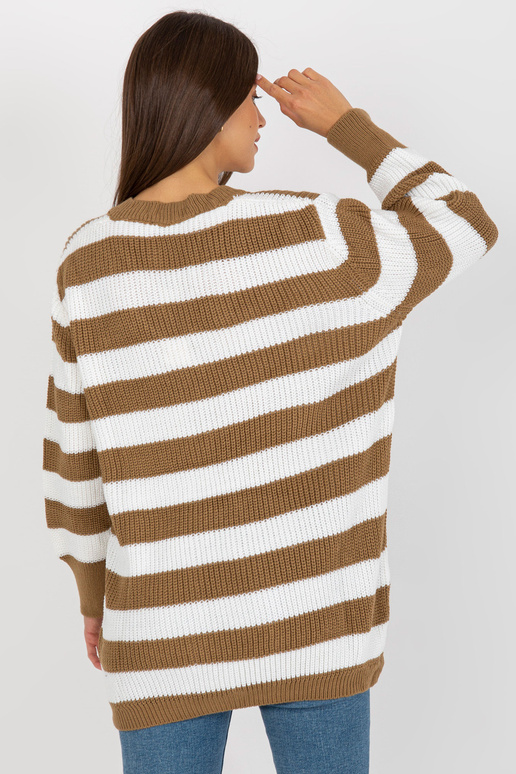 Valge ja beež ülisuur V-kaelusega...