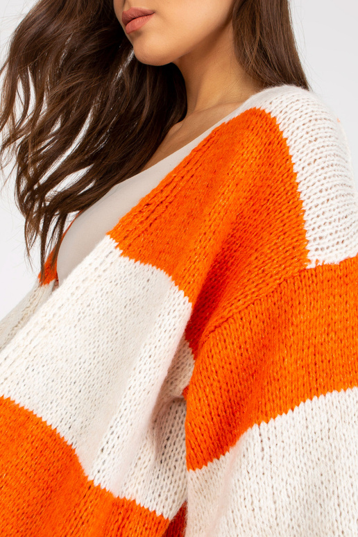 Ecru-oranž kootud kardigan triipudega... Ecru-oranž kootud kardigan triipudega...