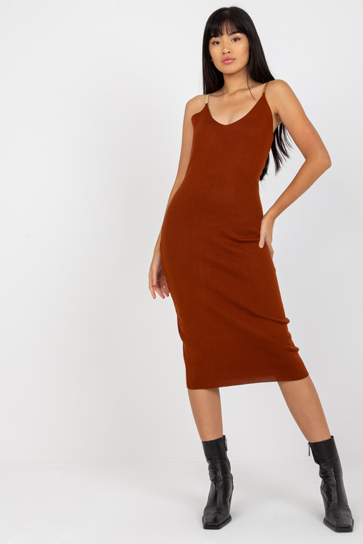 Tumepruun kootud vabaaja komplekt... Tumepruun kootud vabaaja komplekt...