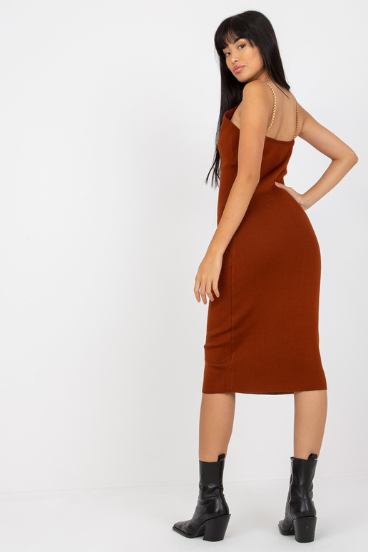 Tumepruun kootud vabaaja komplekt... Tumepruun kootud vabaaja komplekt...