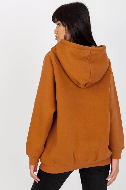 Elementaarne helepruun taskutega...