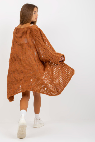 Pruun kootud laia koega... 2