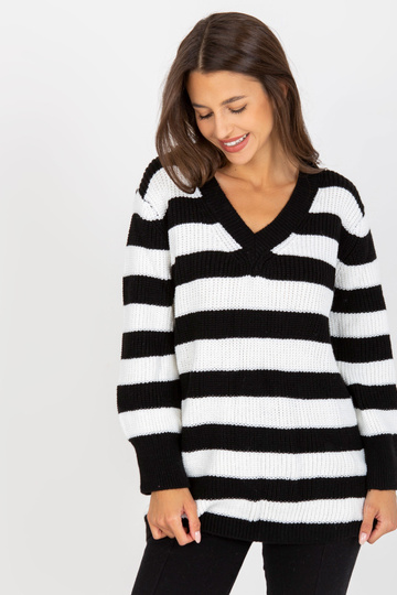 Valge ja must pika ülisuure...