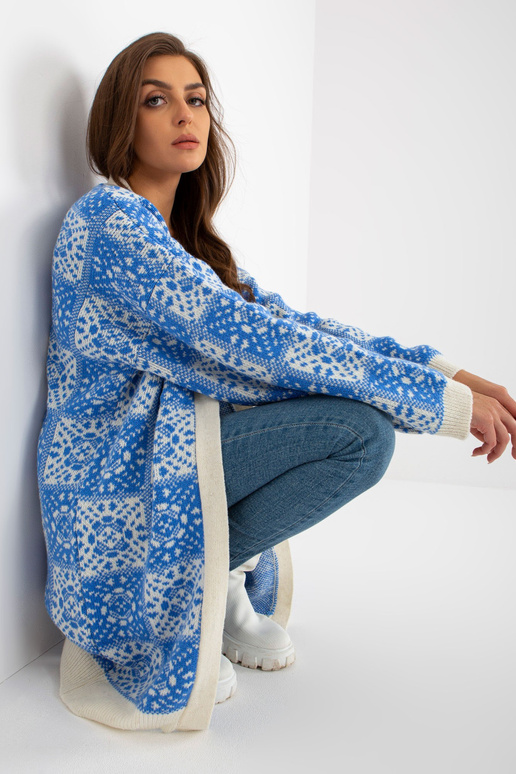 Valge ja sinise mustriga naiste...