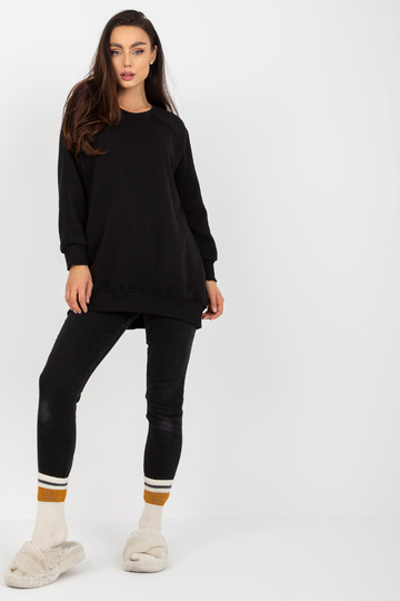 Must ülisuur kapuutsita... 2