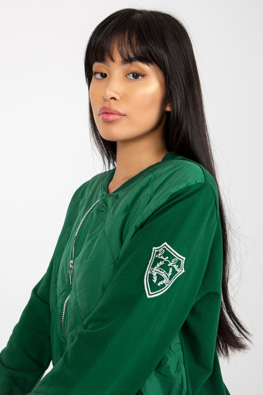 Tumeroheline tepitud taskutega bomber...