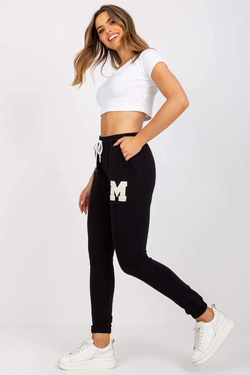 Mustad naiste dressipüksid