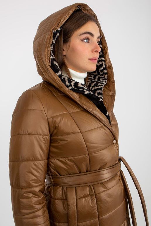 Cameli tepitud kapuutsiga üleminekujope Cameli tepitud kapuutsiga üleminekujope