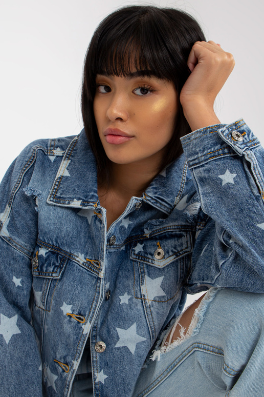 Sinine naiste prindi ja aukudega...