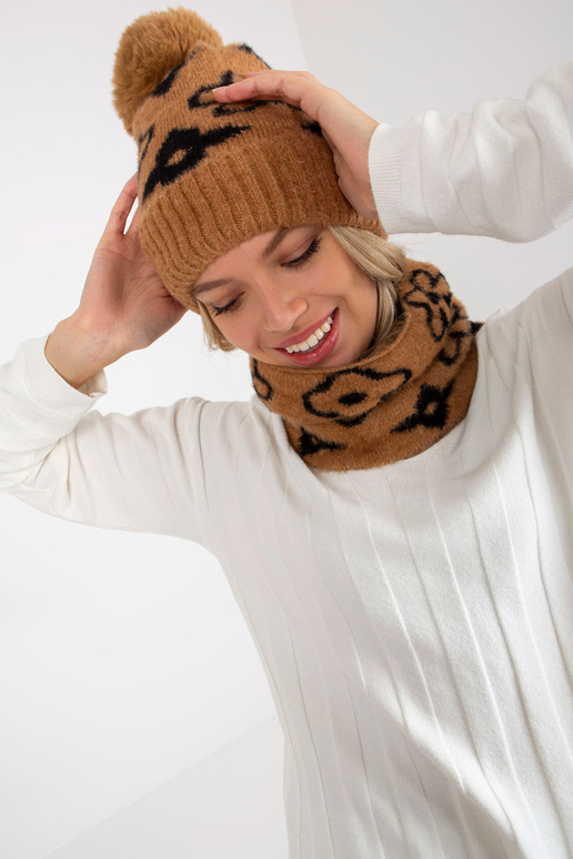 Kaameli ja musta värvi naiste...