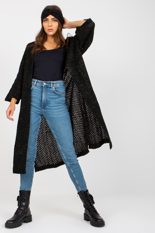 Must pikkade ažuursete laiade...