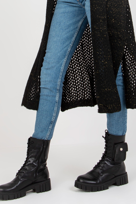 Must pikkade ažuursete laiade...