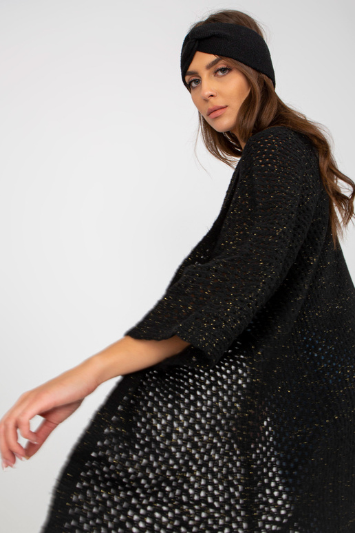 Must pikkade ažuursete laiade...