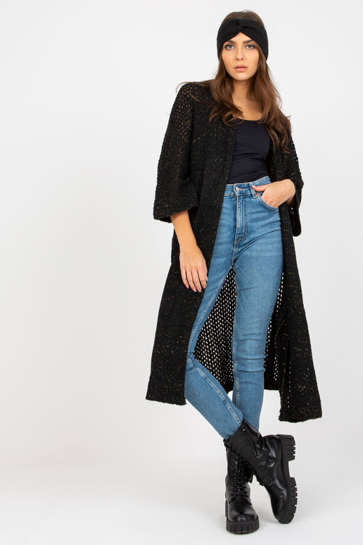 Must pikkade ažuursete laiade...