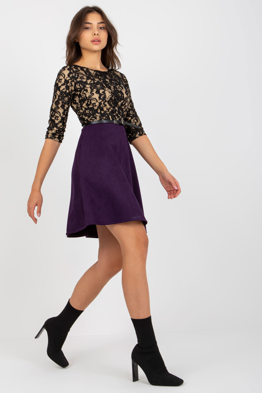 Must ja tumelilla 3/4 varrukatega... Must ja tumelilla 3/4 varrukatega...