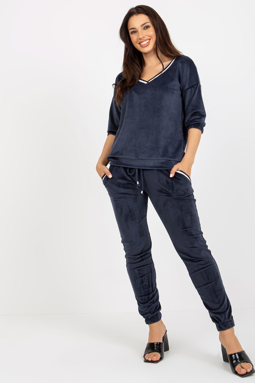 Marineblaues zweiteiliges Veloursset... Marineblaues zweiteiliges Veloursset...