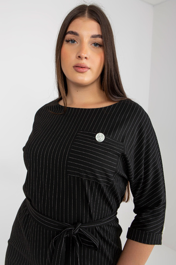 Must pliiats pluss suuruses...