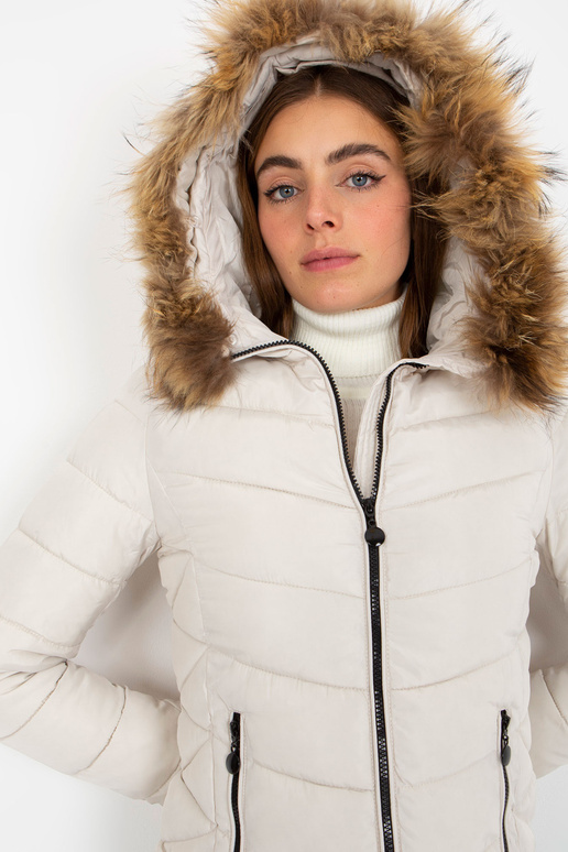 Valge tepitud üleminekujope, mille...