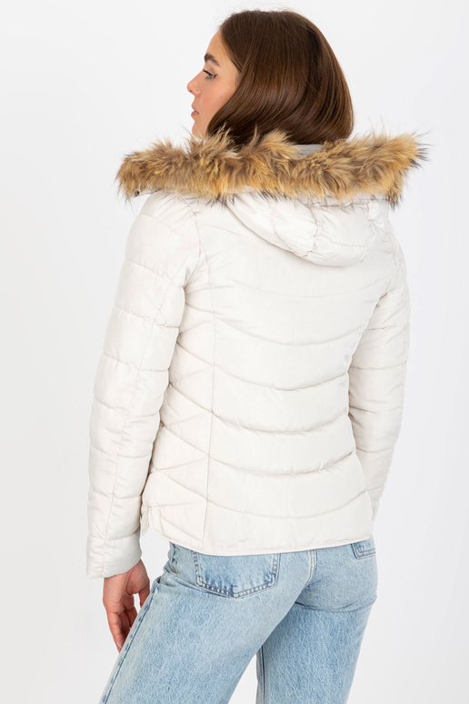 Valge tepitud üleminekujope, mille...