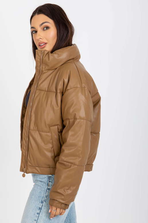 Kamelfarbene Daunenjacke aus Öko-Leder mit Taschen