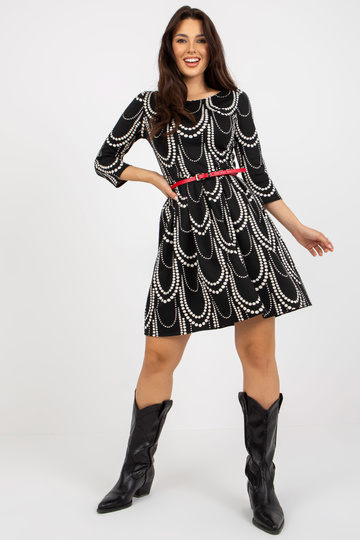 Schwarz-Weiß ausgestelltes Cocktailkleid mit Gürtel 2