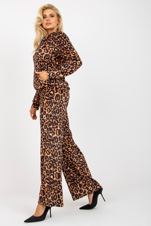 Beeži ja musta kaheosaline... Beeži ja musta kaheosaline...