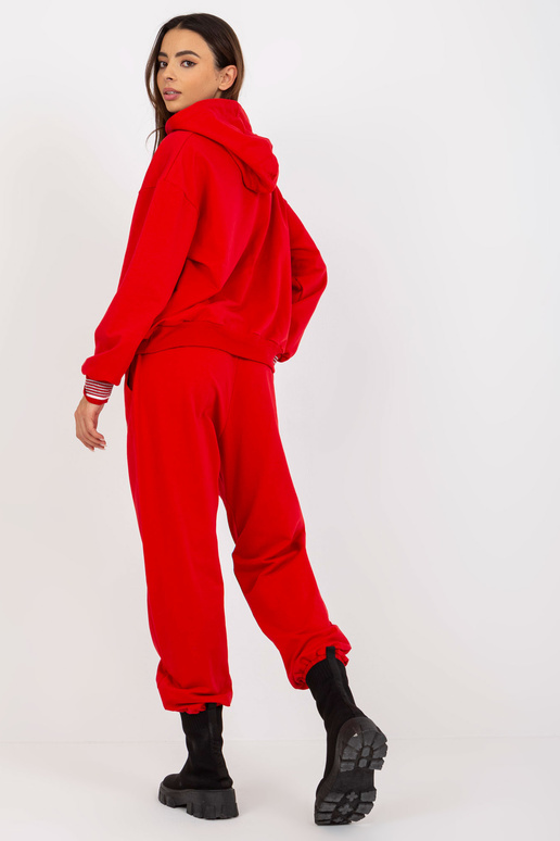 Rotes zweiteiliges Jogging-Set mit... Rotes zweiteiliges Jogging-Set mit...