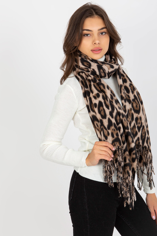 Naiste loomamustritega sall