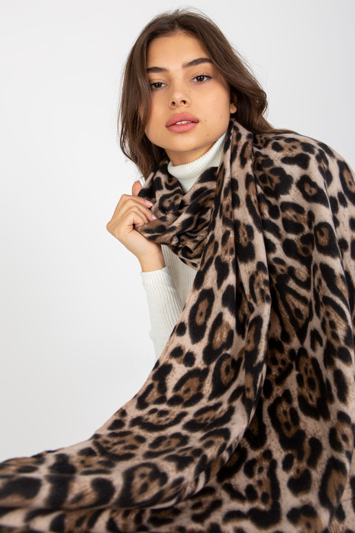 Naiste loomamustritega sall