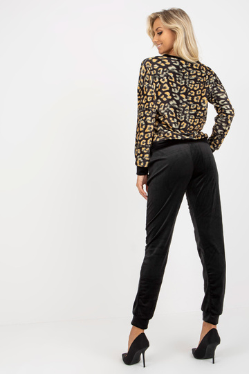 Set aus schwarzem und... 2