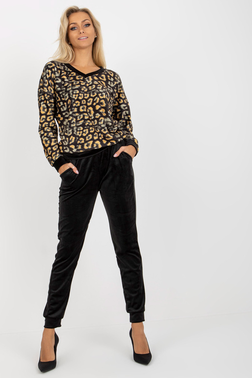 Set aus schwarzem und gelbem Velours... Set aus schwarzem und gelbem Velours...